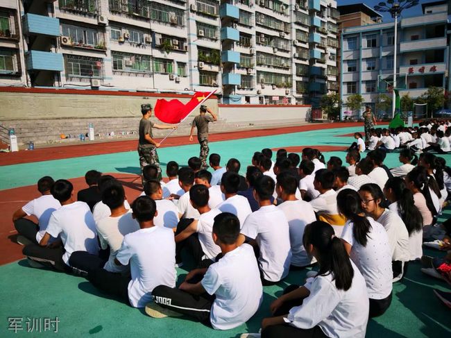 营山县小桥中学军训时