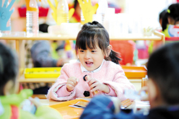 宜宾职高在校生想转学来成都市幼儿师范学校，该校招生的要求是什么?