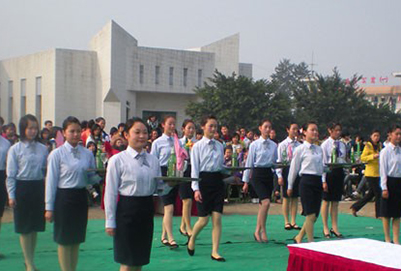 自贡旅游铁路职业高级中学招生办联系电话