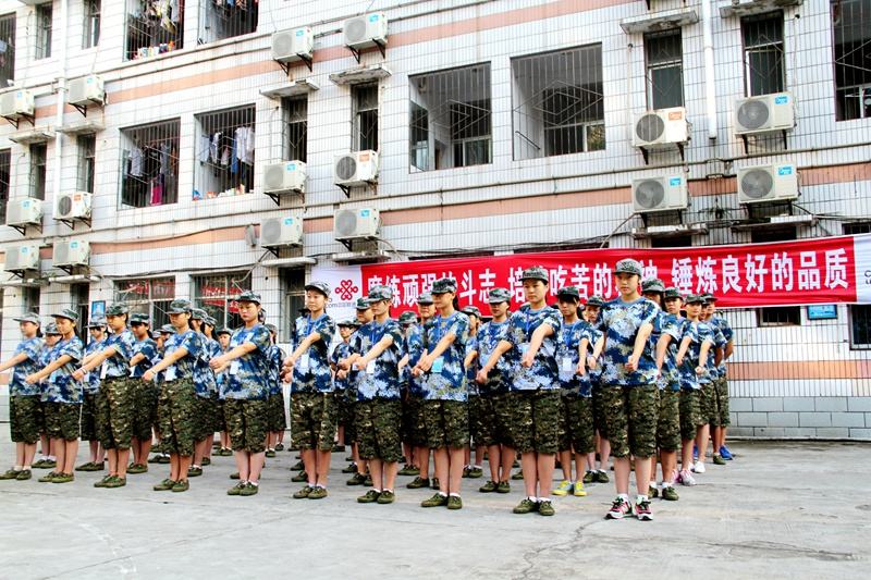 南充运输职业学校至创建以来,紧盯市场用人需求,以铁路等